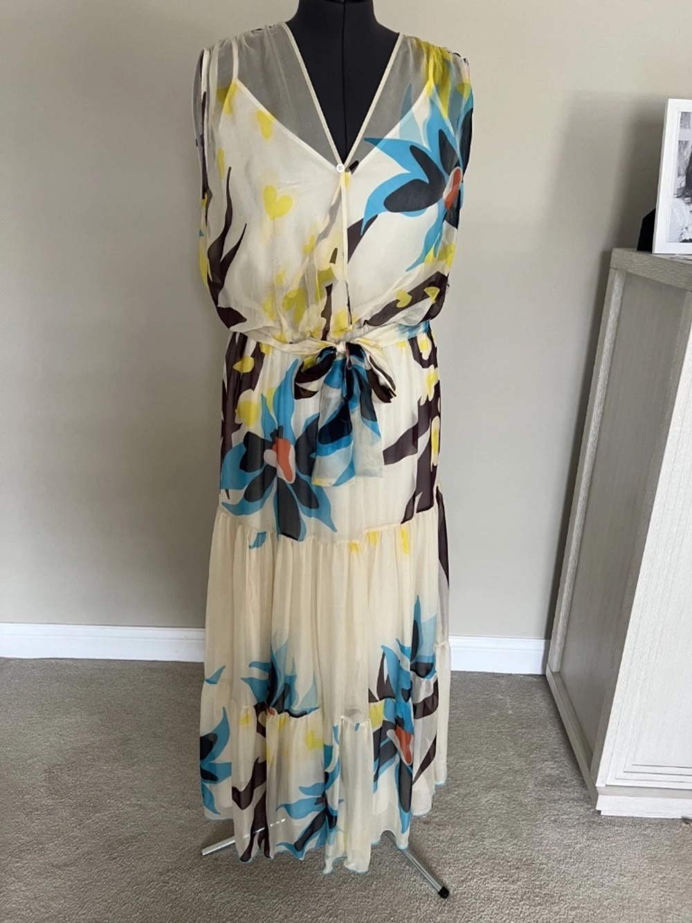 Tricot Chic floral Womens Dress Size 6